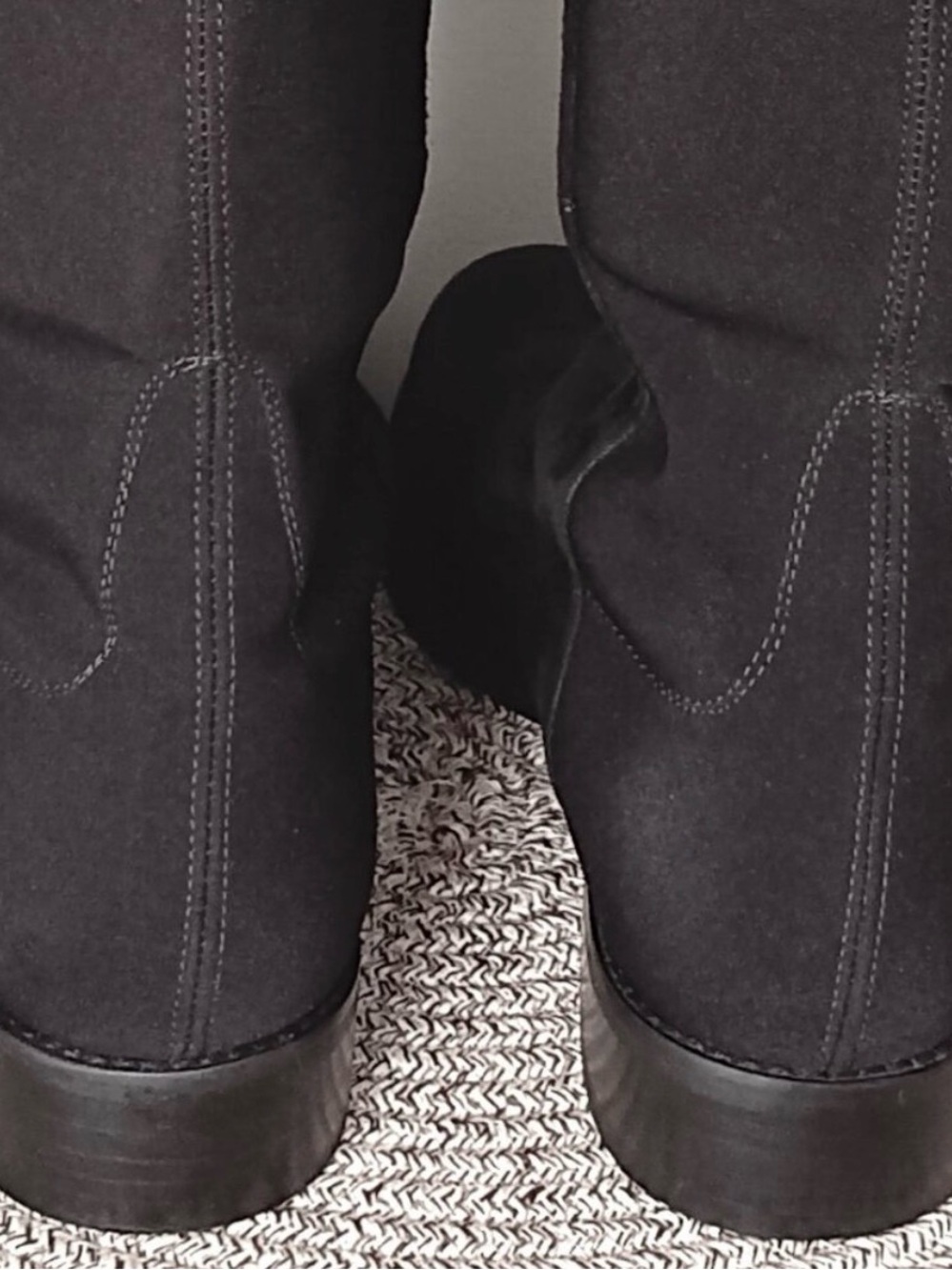 Stuart Weitzman 5050 Boot - Black Suede / Size 9.5 M / Excellent Condition - Picture 4 of 5